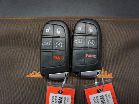 Used 2018 Jeep Grand Cherokee Limited image 19