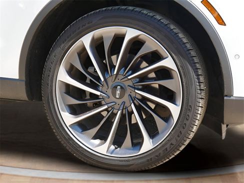 Used 2020 Lincoln Aviator Reserve w/ Equipment Group 202A image 9