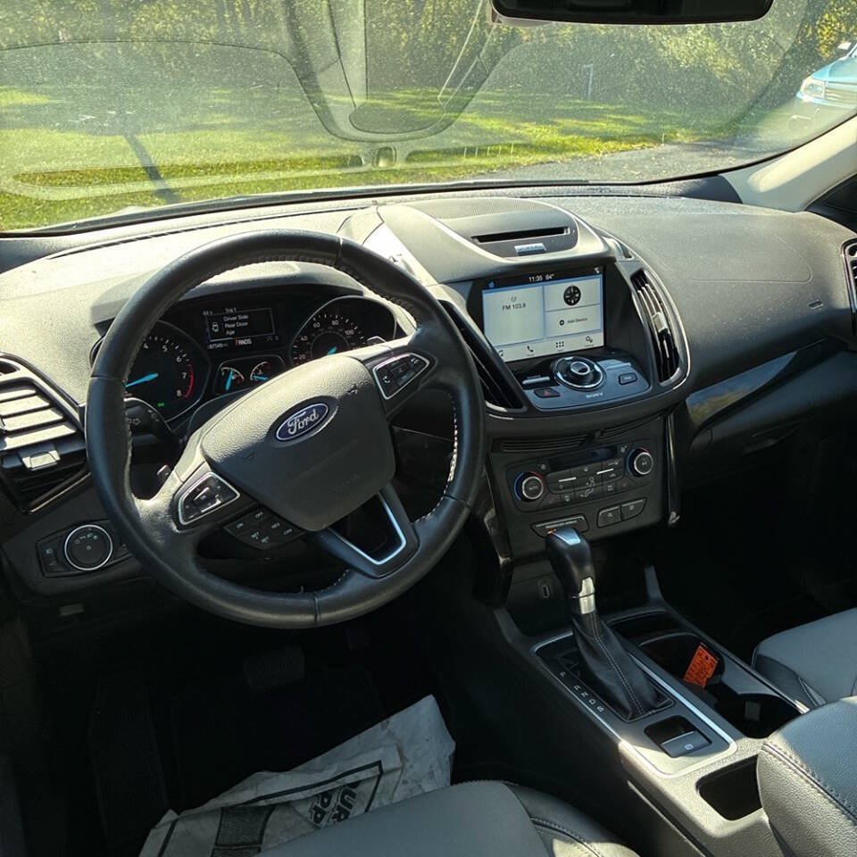Used 2017 Ford Escape Titanium AWD/4WD image 14