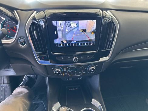 Used 2020 Chevrolet Traverse High Country image 11