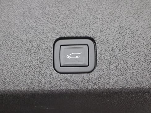 Certified 2025 Cadillac XT6 Premium Luxury w/ Platinum Package AWD/4WD image 28