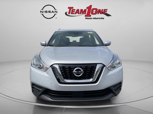 Used 2020 Nissan Kicks SV FWD image 2