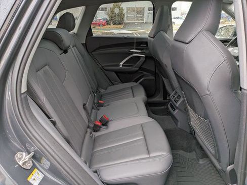 Certified 2025 Audi Q5 Prestige image 26