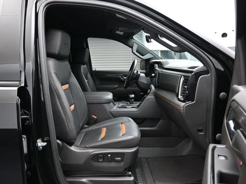 Used 2023 GMC Sierra 1500 AT4 w/ Technology Package AWD/4WD image 13