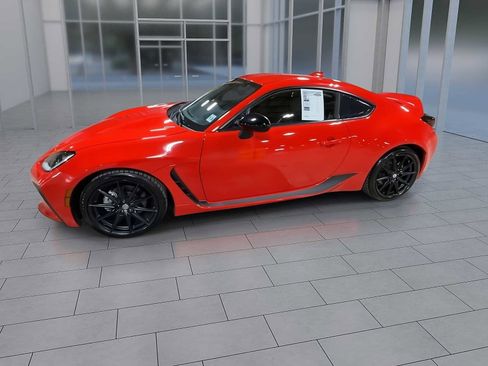 Certified 2023 Toyota GR86 Premium image 4