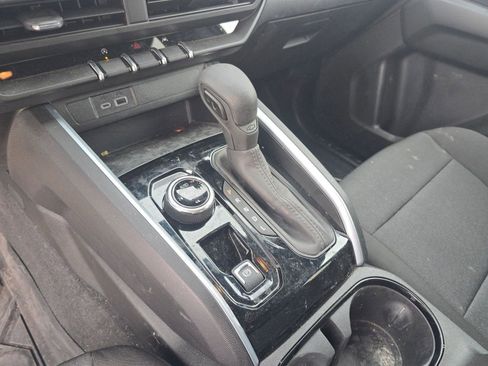 Used 2025 Chevrolet Colorado Trail Boss image 16