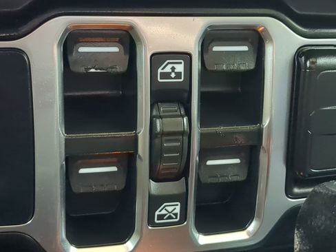 Certified 2024 Jeep Wrangler Sport S image 21