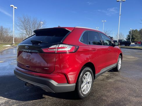 Used 2022 Ford Edge SEL w/ Convenience Package image 3