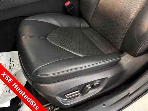 Used 2020 Toyota Camry XSE image 15