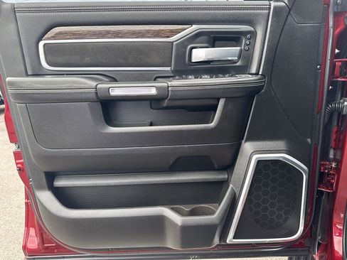 Used 2019 RAM 3500 Laramie image 31