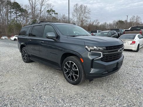 Used 2021 Chevrolet Suburban RST w/ Luxury Package image 7