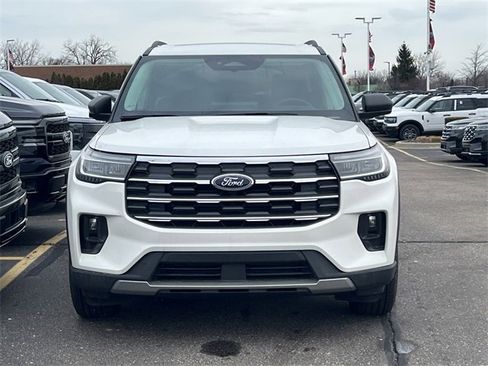 New 2026 Ford Explorer Active w/ Active Comfort Package image 2
