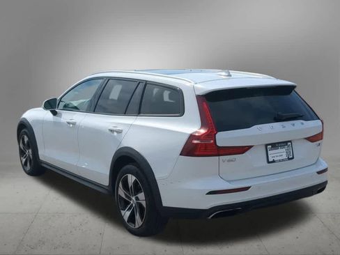 Used 2020 Volvo V60 T5 Cross Country AWD/4WD image 4