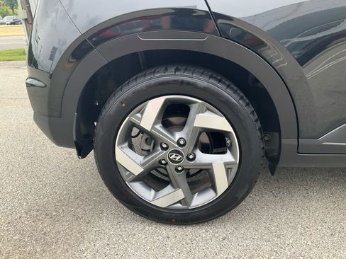 Used 2022 Hyundai Venue SEL FWD image 7