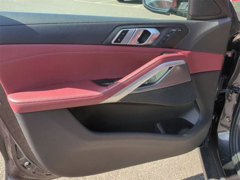 Used 2022 BMW X6 xDrive40i w/ Premium Package image 10