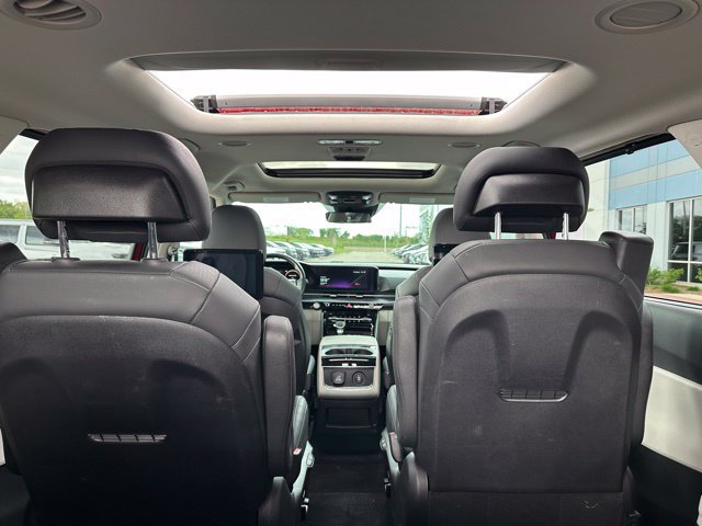 Used 2023 Kia Carnival SX Prestige FWD image 14