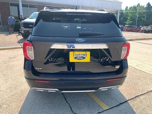 Used 2024 Ford Explorer XLT w/ Equipment Group 202A image 6