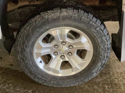 Used 2017 Chevrolet Silverado 1500 LT w/ All Star Edition AWD/4WD image 8