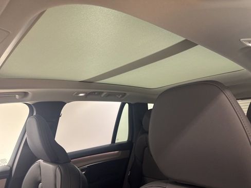 New 2026 Volvo XC90 T8 Plus w/ Protection Package Premier AWD/4WD image 16