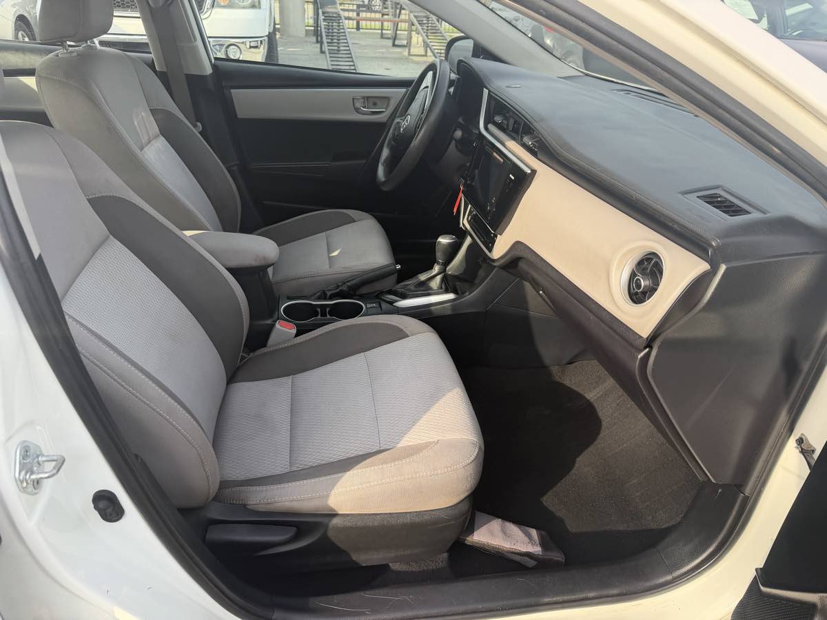 Used 2017 Toyota Corolla LE FWD image 22