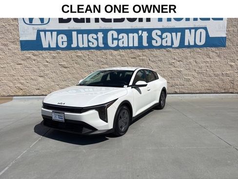 Used 2025 Kia K4 LX image 1