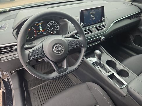Certified 2025 Nissan Altima 2.5 S image 15