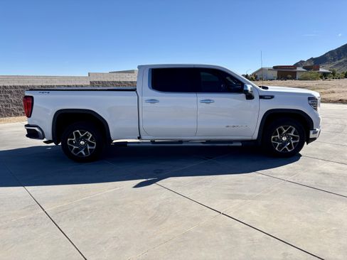 Used 2023 GMC Sierra 1500 SLT w/ SLT Convenience Package image 6