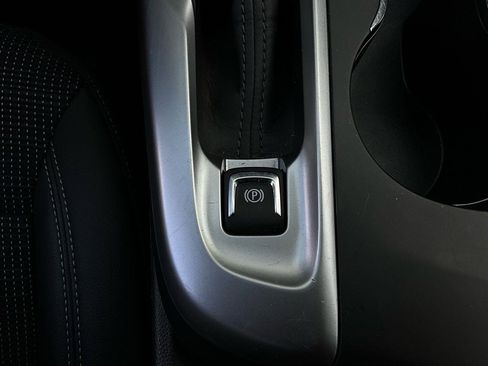 Used 2025 Buick Envista Preferred image 21