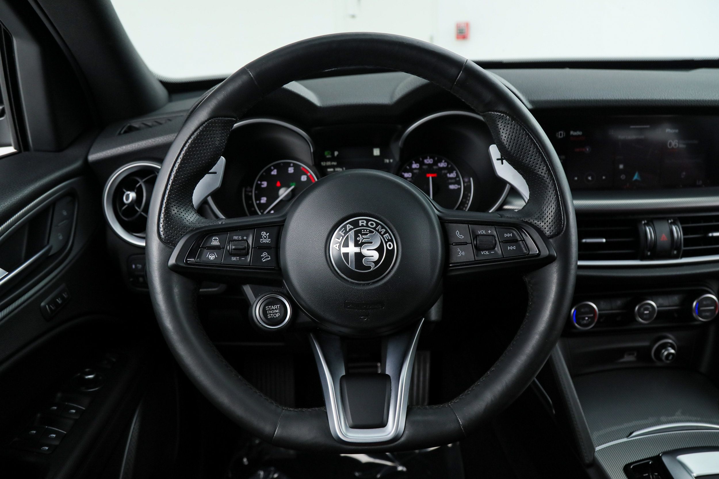 Used 2022 Alfa Romeo Stelvio Veloce AWD/4WD image 20