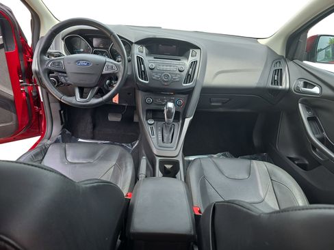Used 2015 Ford Focus SE w/ Equipment Group 201A FWD image 9