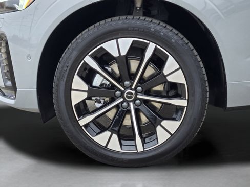 Used 2026 Volvo XC60 B5 Plus w/ Protection Package Premier AWD/4WD image 33