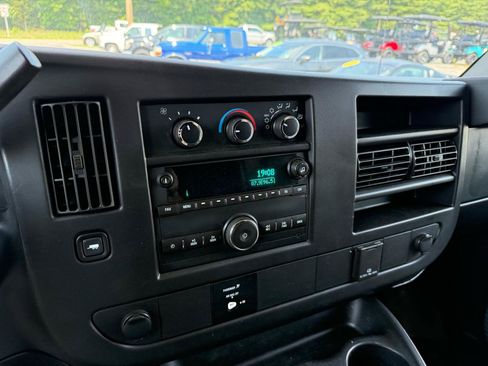 Used 2015 Chevrolet Express 3500 Extended RWD image 20