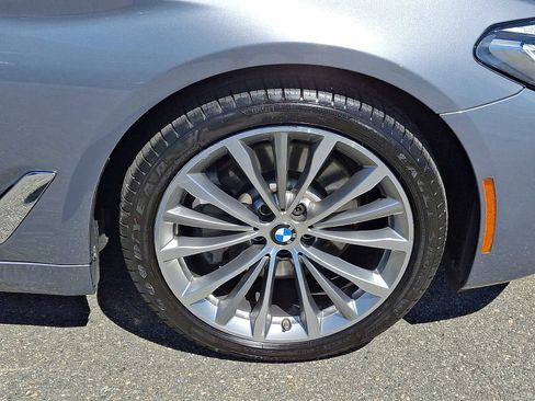 Used 2023 BMW 530i xDrive w/ Premium Package AWD/4WD image 9