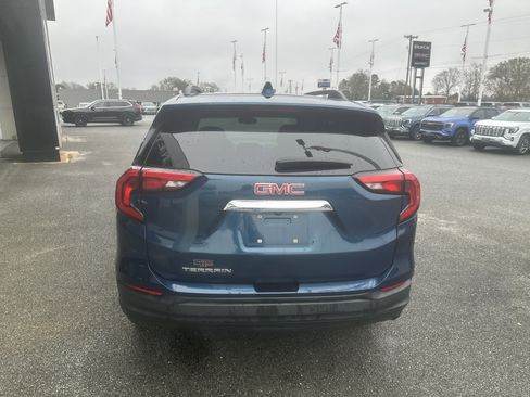 Used 2020 GMC Terrain SLE w/ Driver Convenience Package image 4