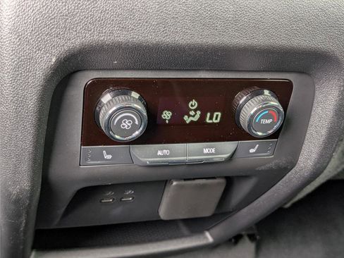 Used 2024 Chevrolet Traverse RS w/ LPO, Floor Liner Package image 19