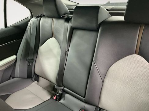 Used 2020 Toyota Camry XLE FWD image 14