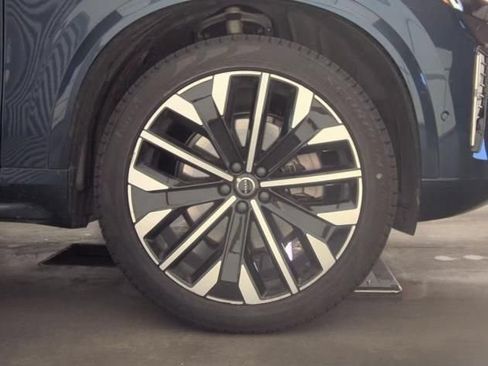 Used 2026 Volvo XC90 B6 Ultra AWD/4WD image 3