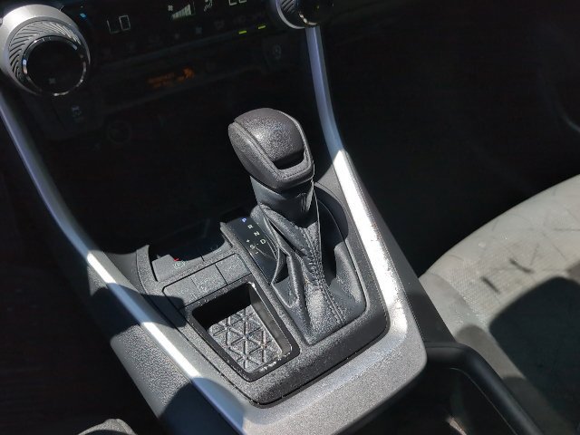 Used 2022 Toyota RAV4 XLE w/ Convenience Package FWD image 20