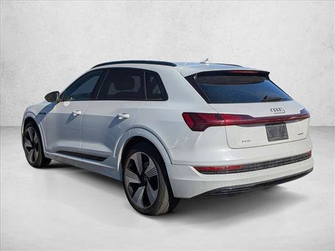 Used 2022 Audi e-tron Premium Plus w/ Premium Plus Package image 7