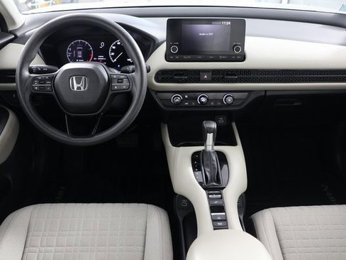 Used 2023 Honda HR-V LX image 2