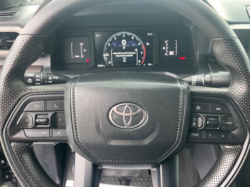 Used 2024 Toyota Tacoma SR5 AWD/4WD image 17