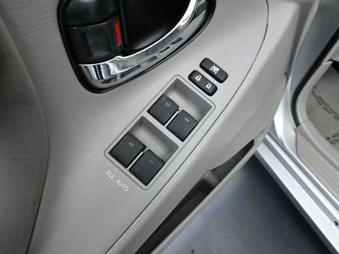 Used 2011 Toyota Camry LE image 18