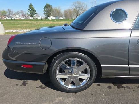Used 2003 Ford Thunderbird image 11