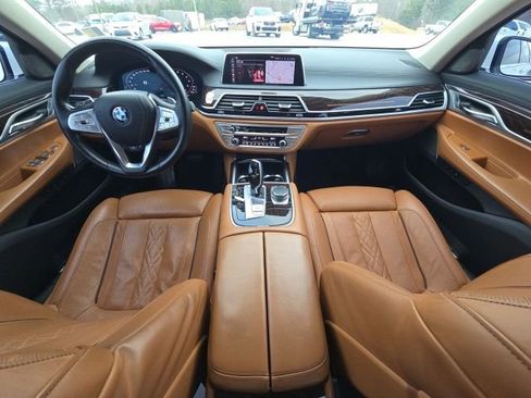 Used 2020 BMW 750i xDrive w/ Luxury Rear Seating Package image 26