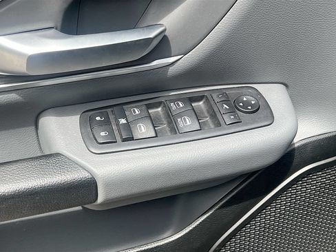 Used 2020 RAM 1500 Big Horn AWD/4WD image 17