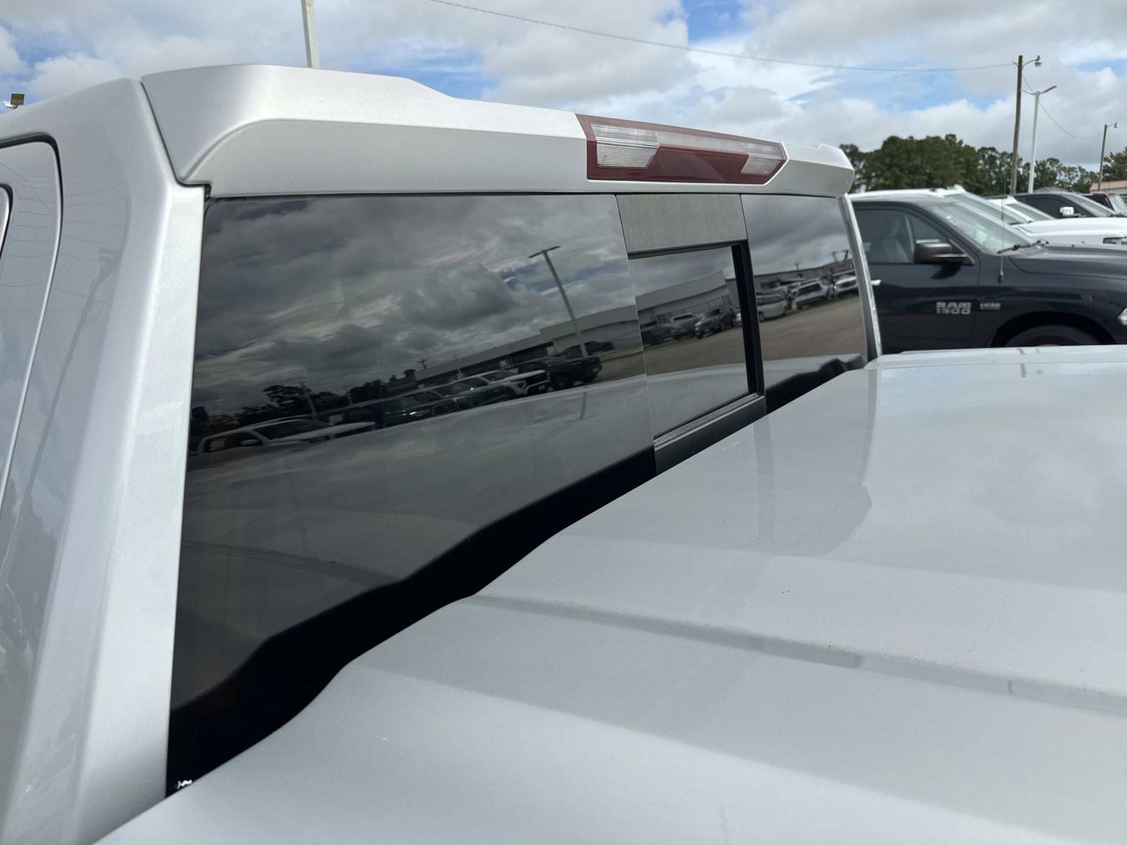 Used 2021 GMC Sierra 1500 SLT w/ SLT Premium Package AWD/4WD image 13