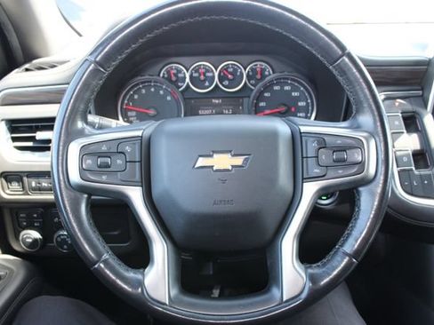 Used 2021 Chevrolet Suburban LT AWD/4WD image 15