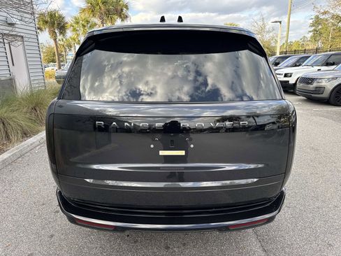 Certified 2025 Land Rover Range Rover SE image 7