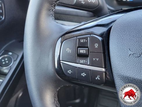 Certified 2025 Ford Escape SE w/ PHEV Premium Package image 30