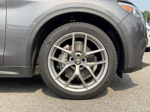 Used 2018 Alfa Romeo Stelvio AWD image 12